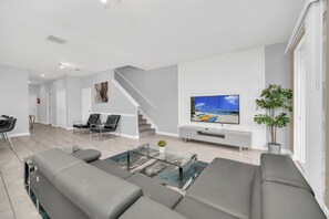 19-web-or-mls-9017-dogleg-dr