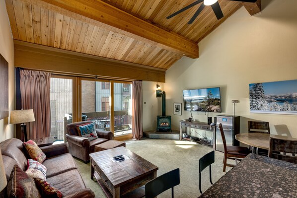 Furniture, Indoors, Living Room, Couch, Floor