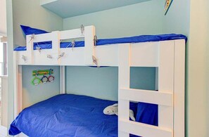 Atlantic Towers 405-large-019-007-Hall Bunks-1500x986-72dpi