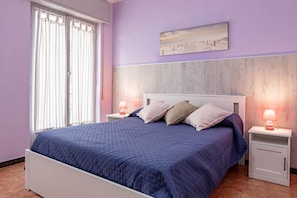 Bedroom 1 (1)