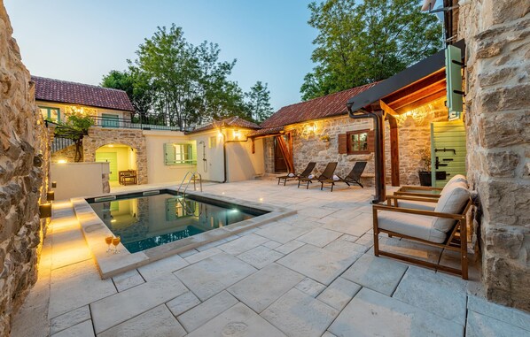 pool