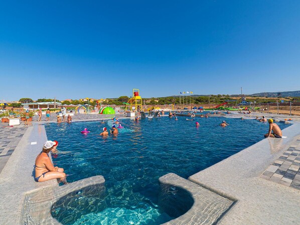 L'Eau, Ciel, Nuage, Bleu Azur, Bâtiment, Architecture, Piscine, Design Urbain, Loisir, Ombre