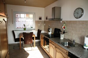 Ferienwohnung (70 qm) - ideal für 2 Personen- voll ausgestattete Küche
