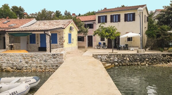 House Vesna with two apartments  Punta Blue &  Punta Orange