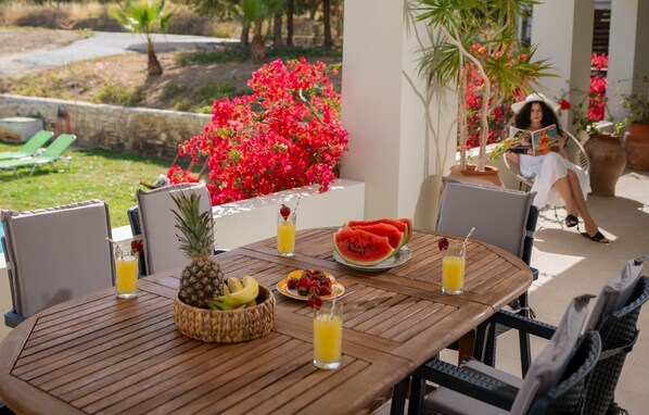 Outdoor dining