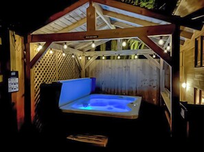 Bain à remous extérieur
