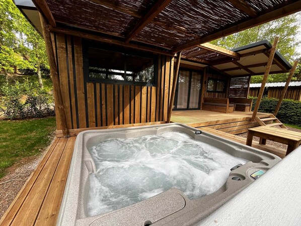 Spa privatif chauffé à 38°C