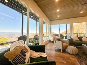 Cozy Living Room with a View of the Mountains