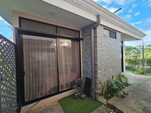 2nd patio door, entering dbl bed and eating area