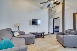 Interior | Central Heating & A/C | Free WiFi