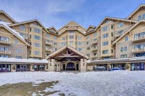 Condo Exterior | 6 Private Balconies | Single-Story Unit | Garage (1 Vehicle)