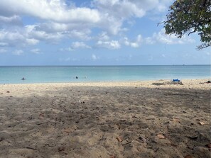3 min walk to the beach