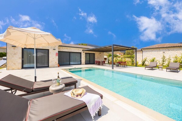 Beautiful villa with private pool and terrace