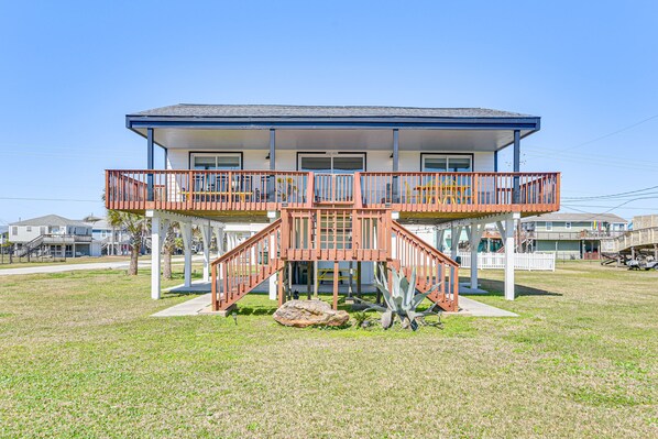 Galveston Vacation Rental | 2BR | 1.5BA | Steps Required | 960 Sq Ft