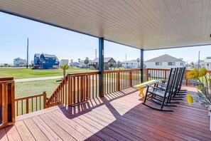 Covered Deck | Outdoor Dining Area | Walk to Beaches