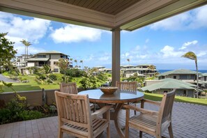 Start your day with ocean sparkle and end it with sunset stories?this lanai was made for magical moments     KBV-31G4