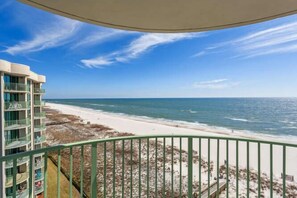Perdido Towers 905 West Beach Music in Perdido Key - End units are the best! Lots of light from extra windows and a more panoramic view.