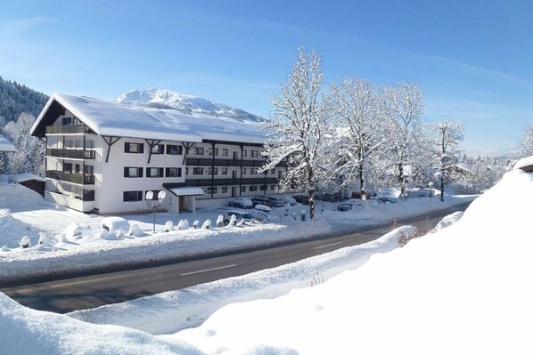 Außenseite Ferienhaus [Winter]