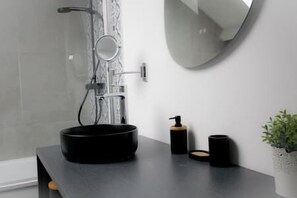 SALLEDE BAIN