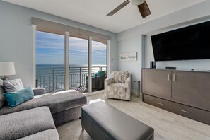 Another look at the livingroom