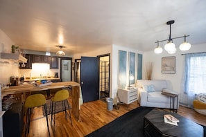 2 BR, Slps 4, New!
