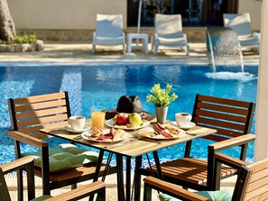 Breakfast buffet