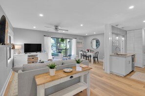 Living area - Great recently renovated space with open kitchen. Made to perfectly accommodate your family
