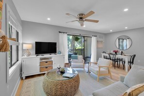 Living area - Great recently renovated space with open kitchen. Made to perfectly accommodate your family