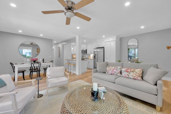 Beautiful living room area - Great recently renovated space with open kitchen. Made to perfectly accommodate your family