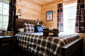 Bedroom #1 - Queen Bed, hotel mattress & usb outlets
