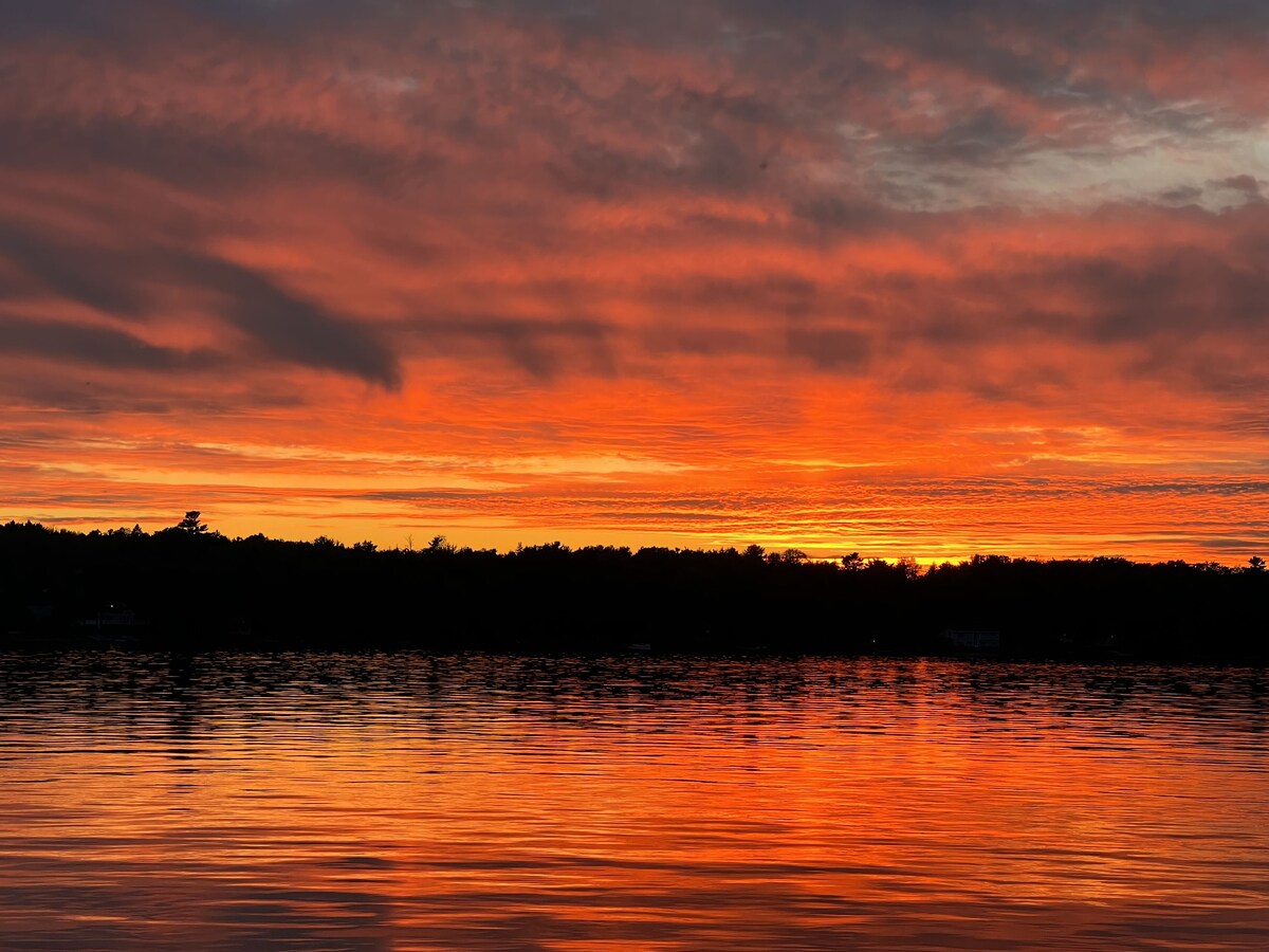 Toddy Haven: a lakefront condo near Acadia