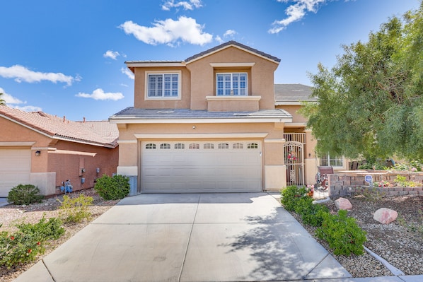 Las Vegas Vacation Rental | 3BR | 3BA | 1 Doorstep Required | 2,600 Sq Ft