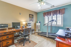 Office | 1st Floor | Desk Workspaces w/ Monitors | Treadmill | Free WiFi