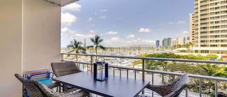 Honolulu Vacation Rental | Studio | 1BA | Step-Free Access | 550 Sq Ft