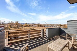 3rd floor Balcony overlooking the foothills