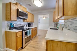 Fully equipped kitchen.