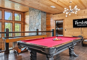 Spielezimmer