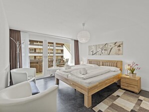 Meubles, Table, Propriété, Confort, Bâtiment, Design Intérieur, Éclairage, Bois, Maison, Salon