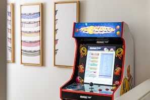 Have fun with Pac Man Arcade