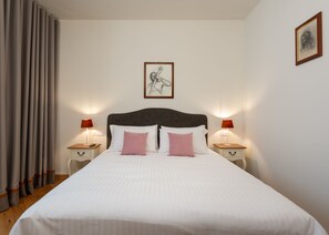 King size bed