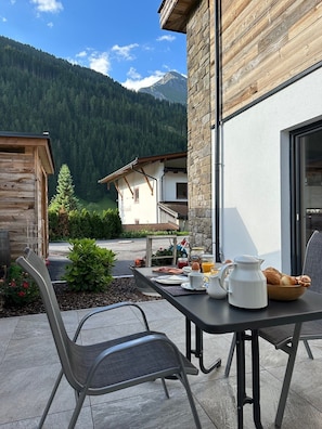 Outdoor dining