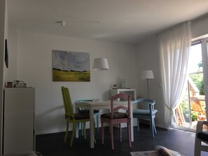 Essbereich im Wohnzimmer