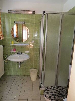 Badezimmer, Studio für 1 - 3 Personen, Biohof Haus Wieser, Abtenau