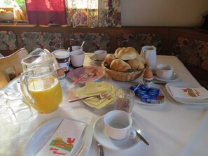 Frühstück, Biohof Haus Wieser Abtenau, 