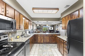 Full Kitchen