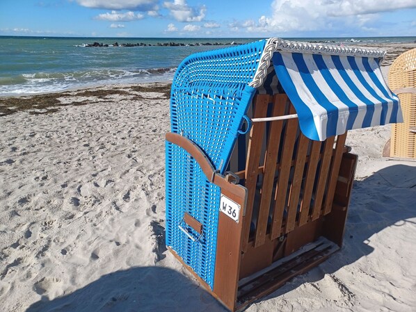 Oewern Dieck 36- Strandkorb direkt am Strand