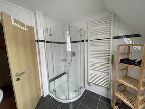 Bad mit Dusche
