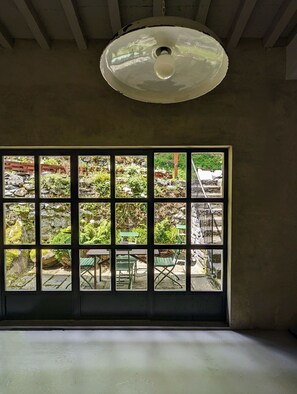 Gebäude, Fenster, Holz, Schatten, Die Architektur, Interior Design, Wand, Glas, Tönungen Und Schatten