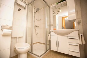 Zimmer de luxe Badezimmer