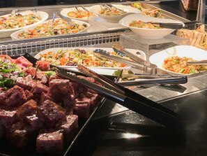 Comida y bebida